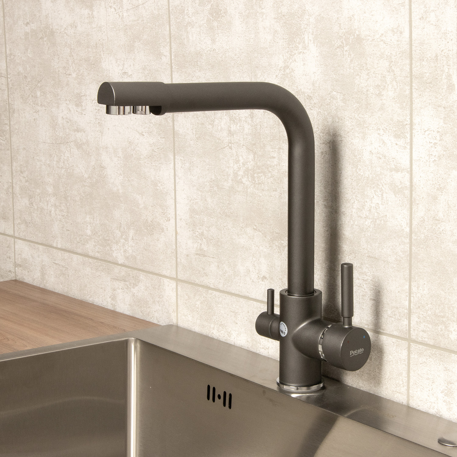 Смеситель для кухни Potato P4498-19, высокий излив, с выходом для питьевой воды Смеситель для кухни Potato P4498-19, высокий излив, с выходом для питьевой воды