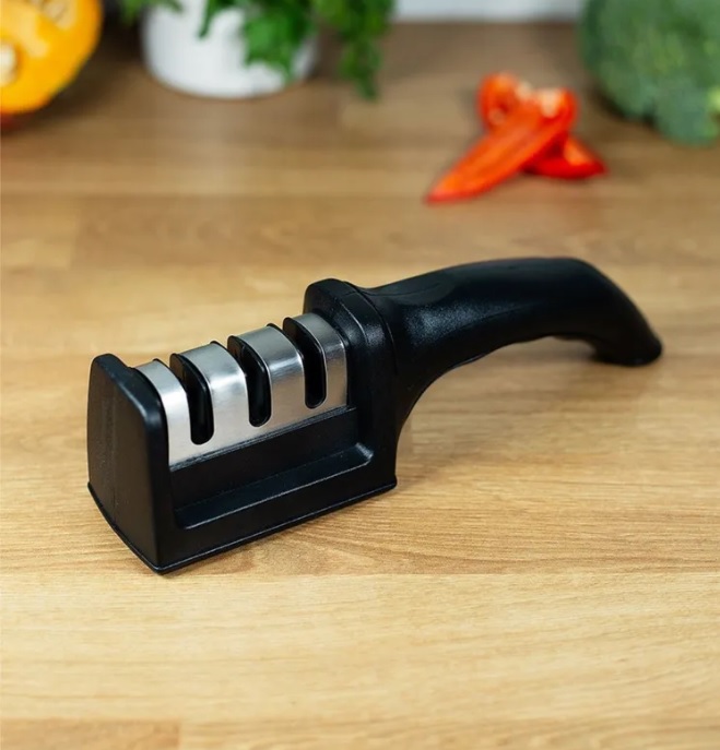 Ножеточка в пластм. корпусе, нерж./керамич.точ.элемент,3-х ур.заточка AST-004-НТ-001 "ASTELL" *1/72 Ножеточка в пластм. корпусе, нерж./керамич.точ.элемент,3-х ур.заточка AST-004-НТ-001 "ASTELL" *1/72