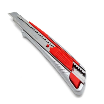 Нож сегмент., металлический корпус Auto lock 9 мм VIRA