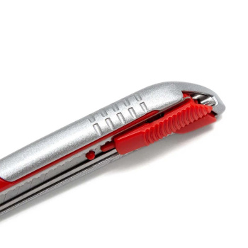 Нож сегмент., металлический корпус Auto lock 9 мм VIRA