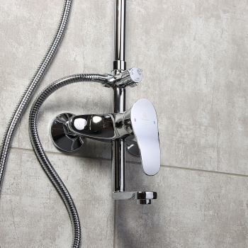 Смеситель д/ванны со стойкой для душа + ручной душ Diadonna D80335100 *1/4