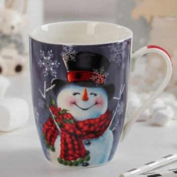 Кружка  "Новый год" фарфор. 350мл "Снеговик-обаяшка" 3324257 "Доляна" *12/48