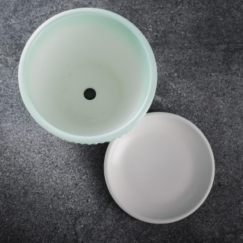 Кашпо бетон "Бутон" "Грань" 0,7л d верха 116мм h110мм с поддоном Зеленый №1 КБ-Б1-217-01 *16