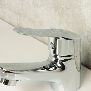 Смеситель для умывальника Hans Fetter HF2201, короткий излив, рычажный